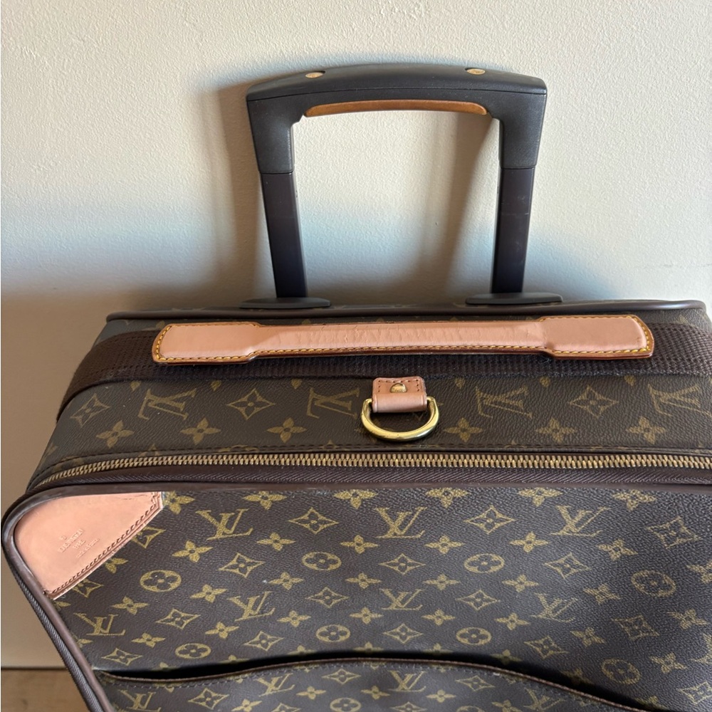 Authentic Louis Vuitton pegase 55 monogram suitcase - Picture 4 of 6